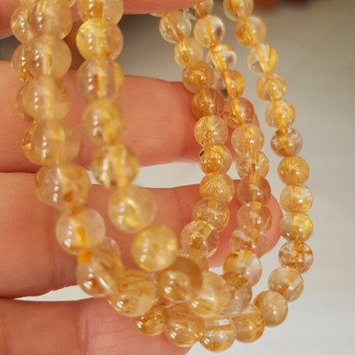  Vòng thạch anh tóc vàng tự nhiên trong bóng đẹp size hạt 5mm - 6mm các Chị em nữ đeo kiểu quấn 3 vòng tay màu vàng tươi sáng bóng chuẩn hợp nữ mệnh kim thổ  thủy đeo quyến rũ xinh đẹp trẻ trung may mắn đặc biệt tốt sức khỏe công việc tài lộc rẻ đẹp ạ