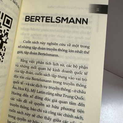 BERTELSMANN - ẨN MÌNH TRONG TRỤ SỞ NHỎ BÉ NHƯNG VẪN LÀ HOÀNG ĐẾ CỦA VŨ TRỤ TRUYỀN THÔNG - Những Gã Khổng Lồ Truyền Thông Qua Góc Nhìn Kinh Tế Chính Trị - Mandy Tröger và Jörg Becker - Lê Thúy Ái dịch - Lyceum - NXB Đà Nẵng