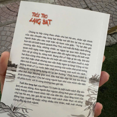 TUỔI THƠ LANG BẠT - Phạm Tú Uyên - Starbooks