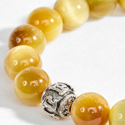 Vòng tay thạch anh mắt hổ vàng tâm phối charm lục tự Ngọc Quý Gemstone