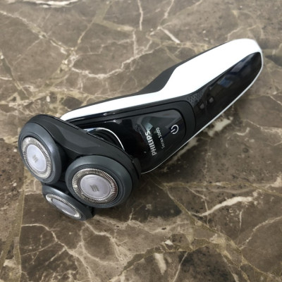 Máy cạo râu khô và ướt nhãn hiệu Philips S5080/03 linh hoạt theo 5 hướng - HÀNG NHẬP KHẨU