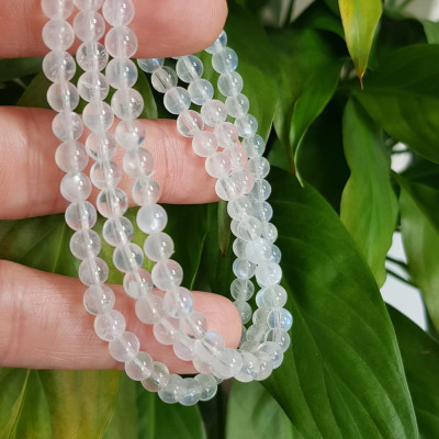 Vòng tay nữ moon vip quấn 3 vòng trắng ánh xanh nhẹ size hạt 5mm hợp nữ mệnh kim mệnh thuỷ đeo đẹp may mắn tốt sức khỏe công việc ạ