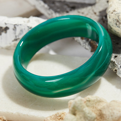 Vòng tay mã não xanh bản hẹ dày 18mm mệnh mộc hỏa - Ngọc Qúy Gemstones