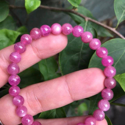 VÒNG TAY ĐÁ RUBBY HỒNG TƯƠI Size 6MM XINH ĐẸP  HỢP NỮ MỆNH HOẢ THỔ  100% ĐÁ TỰ NHIÊN NỮ ĐEO SANG LẮM Ạ