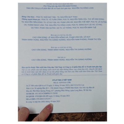 Sách - Câu hỏi Bài Tập Kĩ Năng Atlat Địa Lí Việt Nam