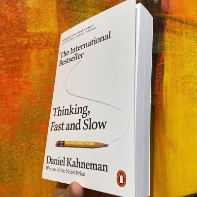 Sách - Thinking, Fast and Slow by Daniel Kahneman | Psychology / Self Help Nonfiction in English