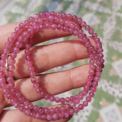 Vòng Tay Phong Thủy Đá Tourmaline hồng hồng xinh đẹp nhẹ nhàng quyến rũ  Size vòng 4mm đeo kiểu quấn tay 3 vòng rất xinh xắn  Chuẩn hợp nữ mệnh Hỏa và mệnh Thổ ạ