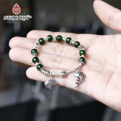 Vòng tay đá Diopside phối charm cá chép treo size hạt 7mm mệnh hỏa, mộc - Ngọc Quý Gemstones