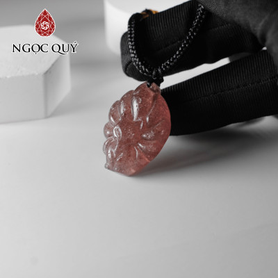 Mặt dây chuyền hồ ly đá thạch anh dâu 21x31mm mệnh hỏa,thổ - Ngọc Quý