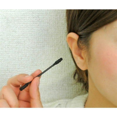 Hộp 150 tăm bông than hoạt tính kháng khuẩn đầu xoắn Ima , bông được quấn ép với kỹ thuật cao làm cho đầu bông chắc mịn và mềm mại - nội địa Nhật Bản