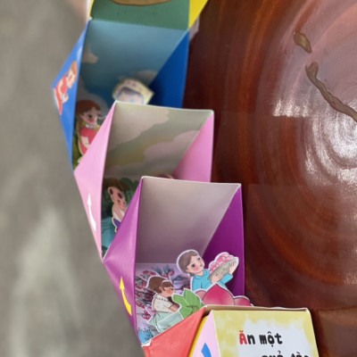 [Sách Pop-up dựng hình in màu toàn bộ] NHỚ ƠN – Khúc đồng dao về chủ đề tình cảm - Trường Phương books – Nxb Thế giới