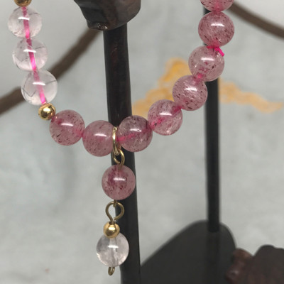 Vòng Tay Đá Thạch Anh Ưu Dâu Đỏ Ngọc Quý Gemstones TA033