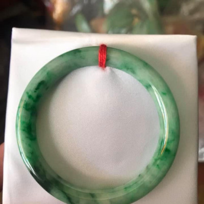 VÒNG VIP LÝ SƠN THUỶ SAO 48 dầy 7mm  ĐÁ CẨM THẠCH TỰ NHIÊN MÀU XANH BÔNG  MƯỢT LÊN TAY ĐEO RẤT SANG NỮ TAY NHỎ MẠNG MỘC HỎA 35KG ĐẾN 49KG ĐEO 