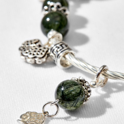 Vòng tay thạch anh tóc xanh phối hoa sen Ngọc Quý Gemstones