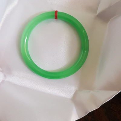 Vòng cẩm thạch Mới Lý 51mm x 7mm Vòng màu xanh tươi đều bóng đẹp nữ mệnh Mộc mệnh Hỏa mệnh Thủy ạ Nữ 50kg - 54kg đeo đẹp