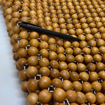 Đệm lót ghế ô tô hạt gỗ pơ mu cao cấp hạt 18ly -màu vàng (hàng làm kỹ )