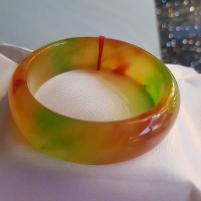 Vòng Tay Đá Cẩm Thạch Hẹ Bản 58 VĐX màu vàng đỏ xanh bóng đẹp Size 58mm x cao 18mm x dầy 8,5mm Nam Nữ mệnh Thổ mệnh Kim 57kg - 67kg đeo ạ