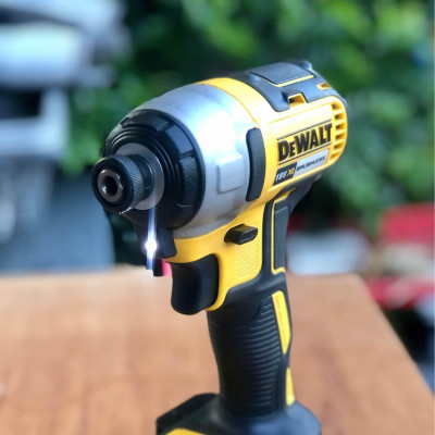 MÁY VẶN VÍT PIN CẦM TAY 18V DEWALT DCF787D2- B1- HÀNG CHÍNH HÃNG