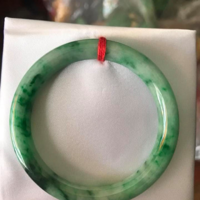 VÒNG VIP LÝ SƠN THUỶ SAO 48 dầy 7mm  ĐÁ CẨM THẠCH TỰ NHIÊN MÀU XANH BÔNG  MƯỢT LÊN TAY ĐEO RẤT SANG NỮ TAY NHỎ MẠNG MỘC HỎA 35KG ĐẾN 49KG ĐEO 