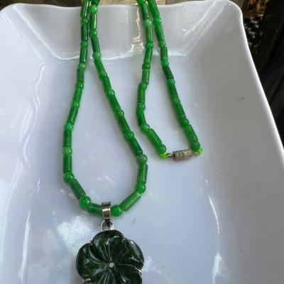 Bộ Dây Chuyền Trang Sức Sợi Trúc Kiểu Xanh Phối Mặt Bông Hoa Mai Đá Cẩm Thạch Tự Nhiên Xanh Ngọc Tự Nhiên Đậm Đẹp Nữ đeo lên cổ đẹp sang quà tặng Mẹ tặng vợ người thân ý nghĩa ạ