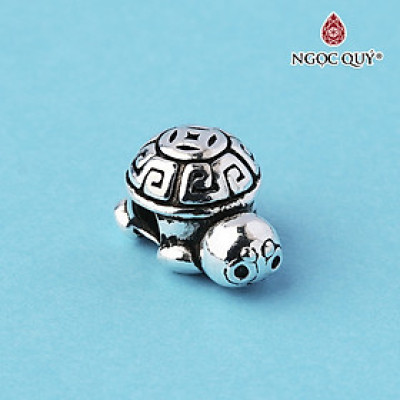 Charm bạc xỏ ngang hình con rùa - Ngọc Quý Gemstones