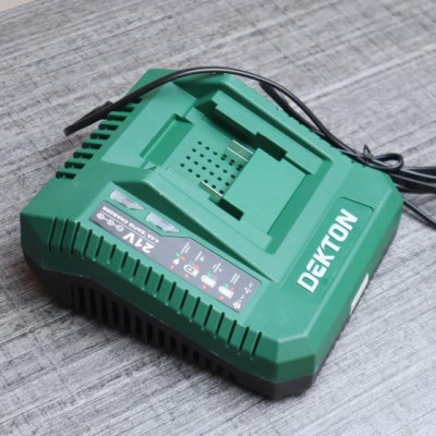 SẠC NHANH 21V M21-S40plus DEKTON
-HÀNG CHÍNH HÃNG