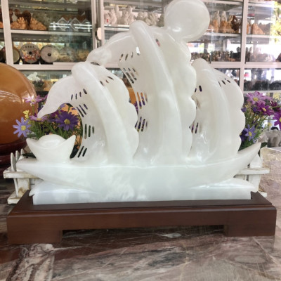 Tượng thuận buồm xuôi gió phong thủy đá bạch ngọc trang trí bàn làm việc, phòng khách