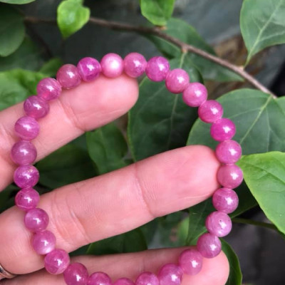 VÒNG TAY ĐÁ RUBBY HỒNG TƯƠI Size 6MM XINH ĐẸP  HỢP NỮ MỆNH HOẢ THỔ  100% ĐÁ TỰ NHIÊN NỮ ĐEO SANG LẮM Ạ