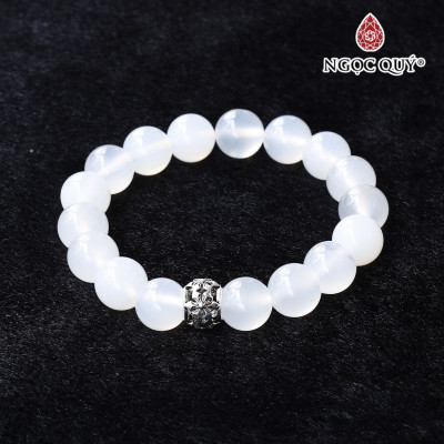 Vòng mã não trắng 12mm phối charm bạc mệnh thủy kim - Ngọc Quý Gemstones
