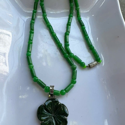 Bộ Dây Chuyền Trang Sức Sợi Trúc Kiểu Xanh Phối Mặt Bông Hoa Mai Đá Cẩm Thạch Tự Nhiên Xanh Ngọc Tự Nhiên Đậm Đẹp Nữ đeo lên cổ đẹp sang quà tặng Mẹ tặng vợ người thân ý nghĩa ạ