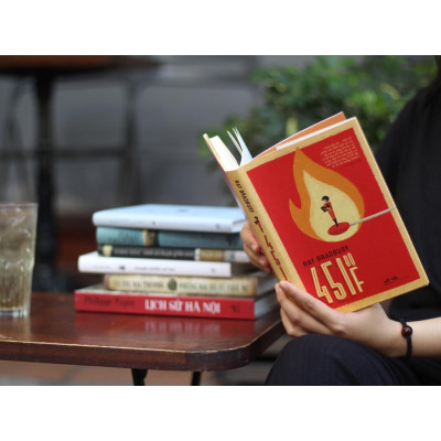 Sách 451 độ F (Bìa cứng) - Nhã Nam - BẢN QUYỀN