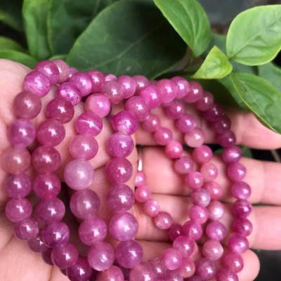 VÒNG TAY ĐÁ RUBBY HỒNG TƯƠI Size 6MM XINH ĐẸP  HỢP NỮ MỆNH HOẢ THỔ  100% ĐÁ TỰ NHIÊN NỮ ĐEO SANG LẮM Ạ