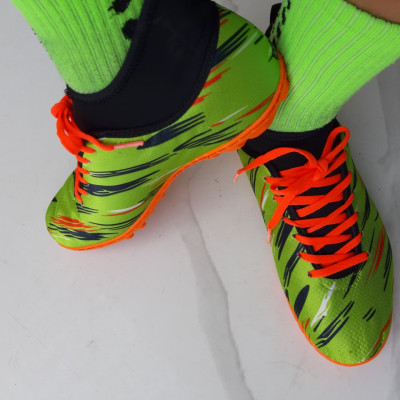 GIÀY ĐÁ BÓNG SÂN CỎ NHÂN TẠO CỔ THUN HOẠ TIẾT SAO BĂNG LẠ MẮT ( GIÀY ĐÃ ĐƯỢC MAY TOÀN BỘ ĐẾ )