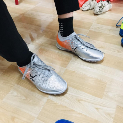 Giày bóng đá thể thao phủi  WWika Flash Xám