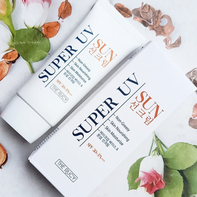 Combo chăm sóc da cao cấp Hàn Quốc The Rucy gồm Sữa rửa mặt trà xanh 150ml và Kem chống nắng vật lý SPF 50+/PA+++ 50ml