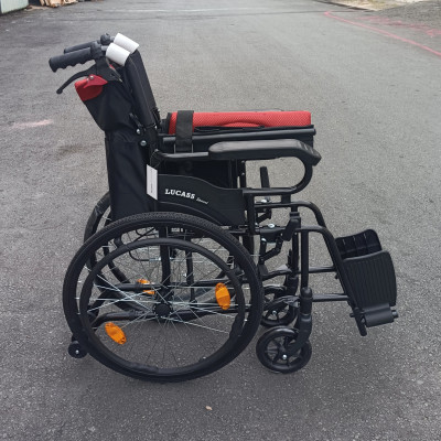 Xe lăn du lịch  Sắt Sơn Chống Lật Lucass X980L