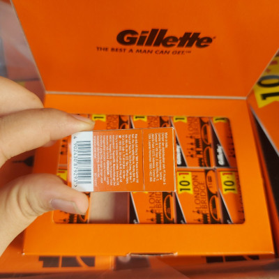 Vỉ 110 lưỡi lam Gillette London Bridge giá rẻ (Gồm 10 hộp nhỏ - mỗi hộp 11 lưỡi)