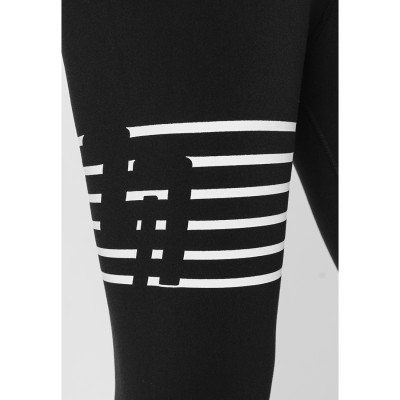 Quần Thể Thao Nữ Just Feel Free In Sọc 