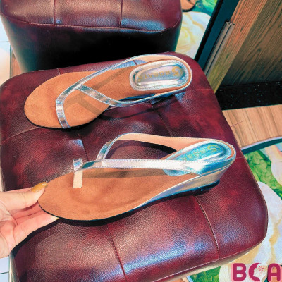 [CÀ PHÊ - DẠO PHỐ]  Thiết Kế Sang Trọng 5p RO733 ROSATA Thích Hợp Cho Những Buổi Tiệc Nhẹ Hoặc Dạo Phố, Cà Phê Chill