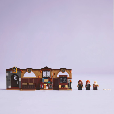 Đồ Chơi Lắp Ráp Lâu Đài Hogwarts: Lớp Học Bùa Chú LEGO HARRY POTTER 76442 (204 Chi Tiết)