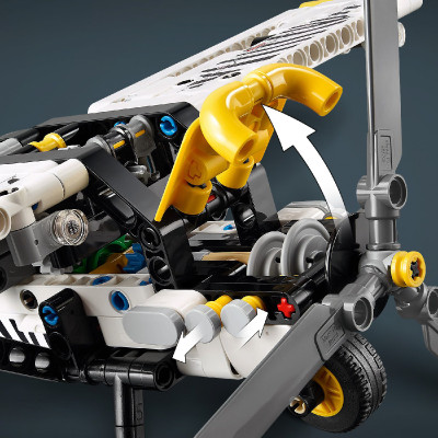 LEGO TECHNIC 42198 Đồ Chơi Lắp Ráp Máy Bay Cánh Quạt (333 Chi Tiết)