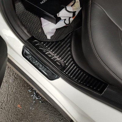 BỘ SẢN PHẨM Nẹp bước chân và ốp chống trầy cốp Vinfast Fadil - Mẫu Titan