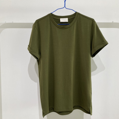 Áo phông trơn cổ tròn tay gập unisex