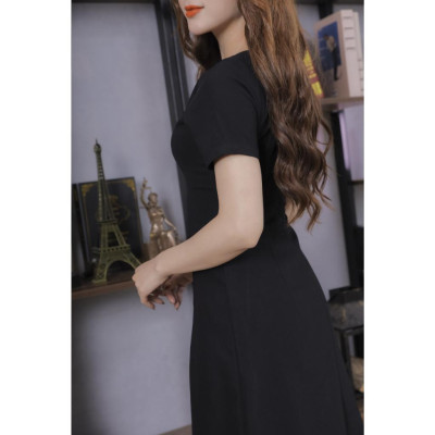 Váy Màu Đen Cúc Trước Thanh Lịch 23V008 Cao Cấp Pi Style