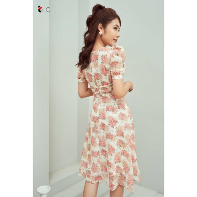 Đầm xòe hoa thêu, tay bồng Tri