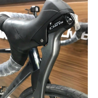 Xe đạp đua đường trường GIANT CONTEND AR 4 2024