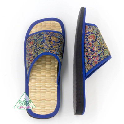 Dép chiếu Hương Quế DCQ-50 làm từ lụa tơ tằm - vải cotton - lớp đế cao su xốp cho đôi chân thơm - mát và khô thoáng - Xanh