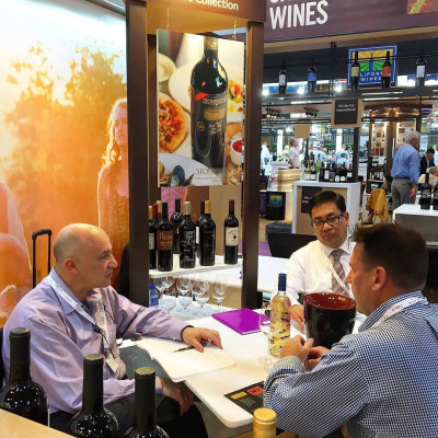 Rượu vang Stonehedge Grand Reserve Merlot Napa Valley (USA)  kèm túi hộp,đồ khui 