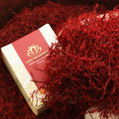 Combo 3 hộp (hộp/1gr) saffron Kingdom Herb, nhụy hoa nghệ tây Iran chính hãng super negin thượng hạng (Tặng táo đỏ Tân Cương 10g, bình nước và nhíp gắp)