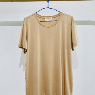 Áo phông trơn cổ tròn tay gập unisex